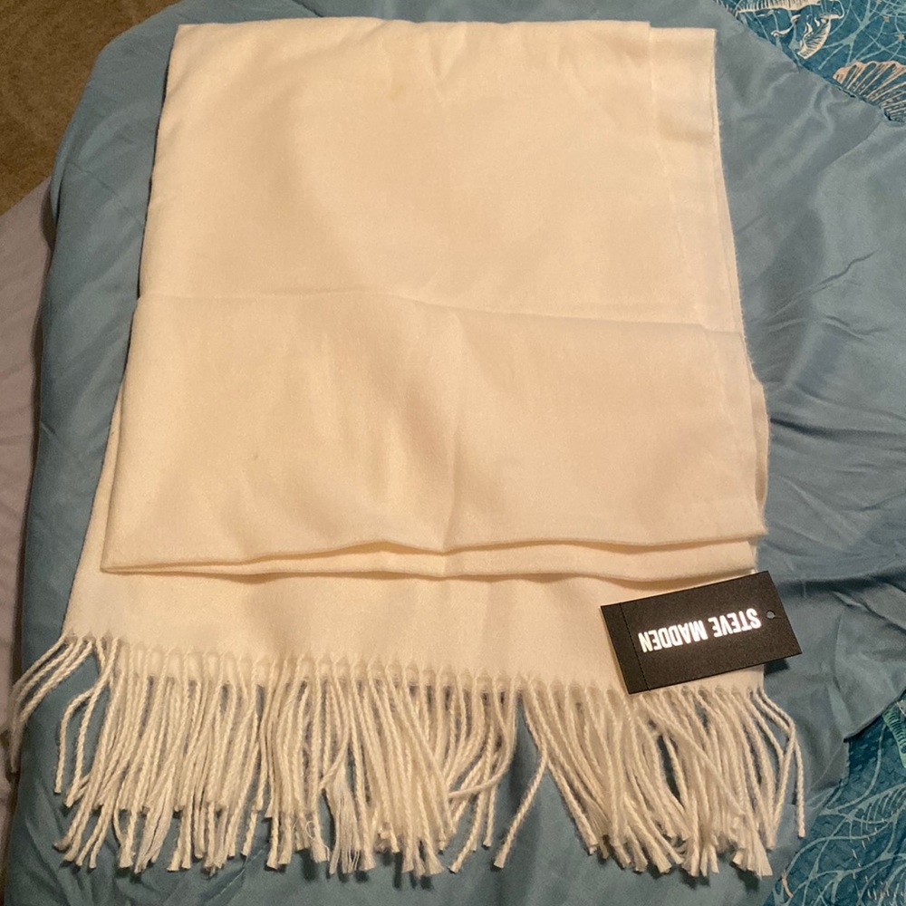 Steve Madden Soft Blanket Wrap